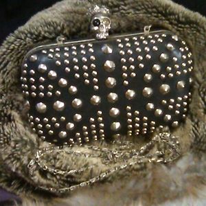 Custom overbody clutch